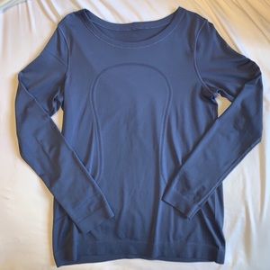 Barely used lululemon ‘swiftly tech’ top